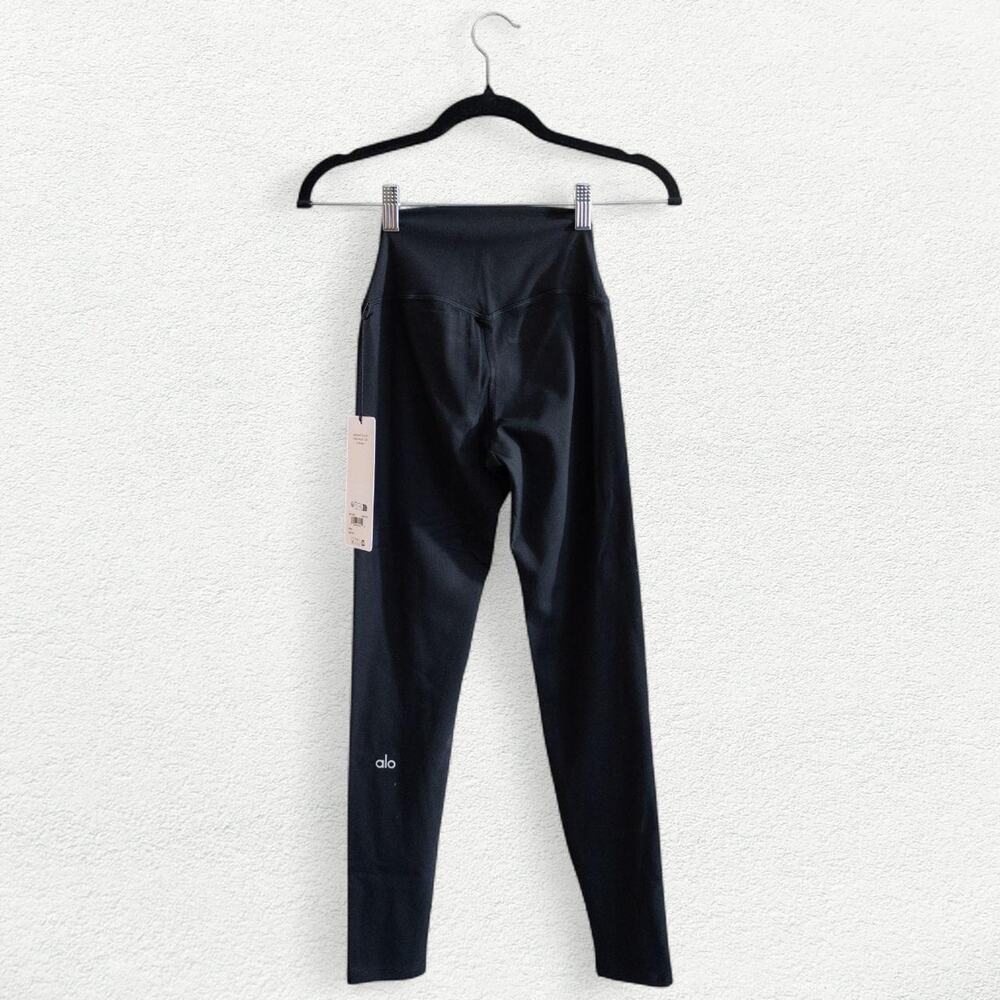 Alo Yoga Softsculpt High-Waist 7/8 Legging in Black - Picture 5 of 8